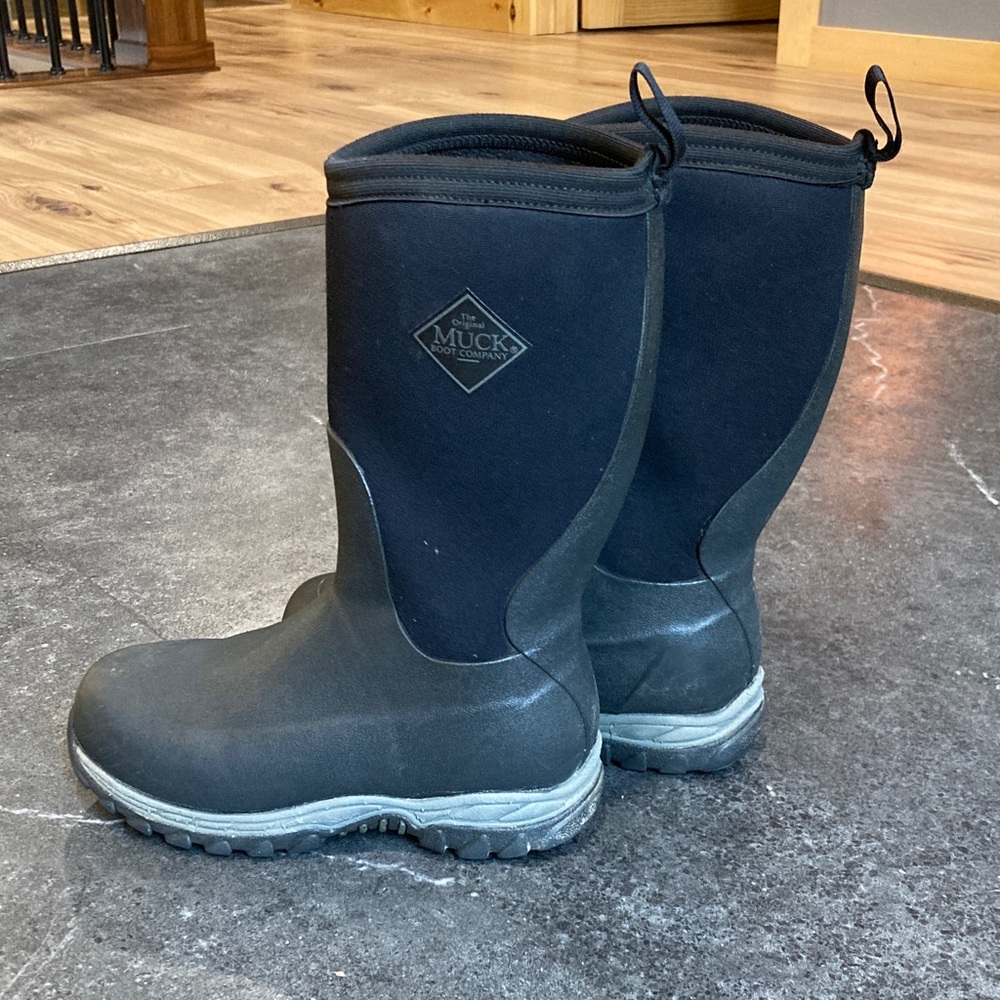 Muck winter Boots youth size 3